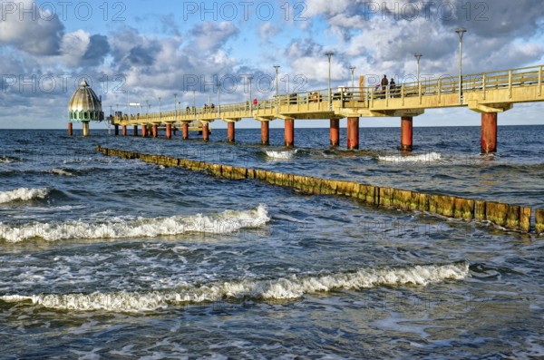 Diving gondola at the Zingst pier, cloudy mood and waves, Baltic Sea coast, Zingst, Fischland-Darß-Zingst peninsula, Mecklenburg-Western Pomerania, Germany, Europe