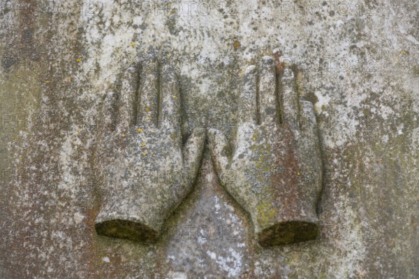 Symbol of hands on a Jewish gravestone, meaning: Lord bless and keep you, Israeli cemetery, inaugurated in 1882, Werner-von Siemens Str. 2, Würzburg, Lower Franconia, Bavaria, Germany, Europe