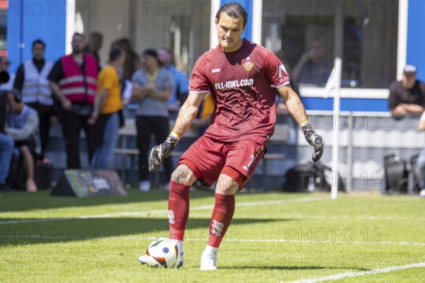 Football 3rd division, season 2024/25, matchday 37: Waldhof Mannheim vs Dynamo Dresden***Tim Stanislaw Schreiber (1, Dresden)