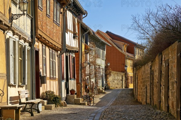 Half-timbered houses with cobblestones on the Schlossberg, Old Town of the World Heritage City of Quedlinburg, Saxony-Anhalt, Germany, Europe