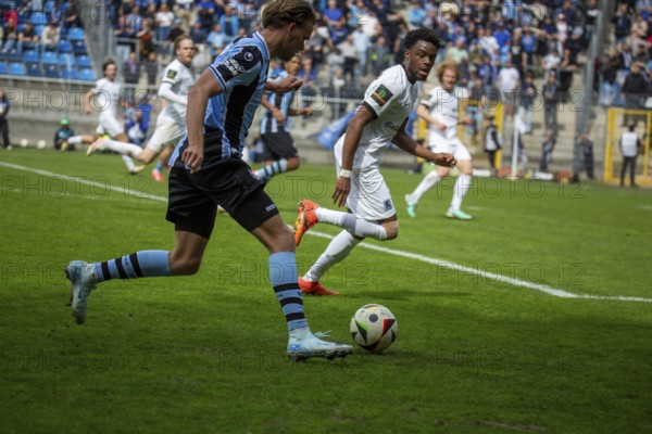 Football 3rd division, season 2024/25, matchday 33: Waldhof Mannheim vs. 1860 Munich***On the ball: Niklas Shipnoski (7, Mannheim)