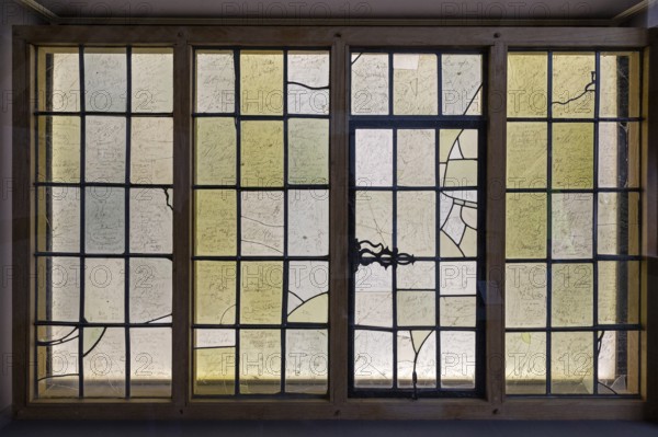 Interior photograph, visitors' signatures carved into window glass, William Shakespeare's birthplace, Stratford-upon-Avon, Warwickshire, England, Great Britain