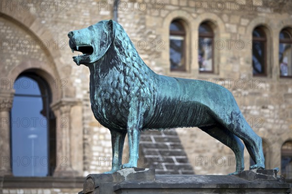 Bronze sculpture, replica of the Brunswick Lion, Imperial Palace of Goslar, Lower Saxony, Germany, Europe