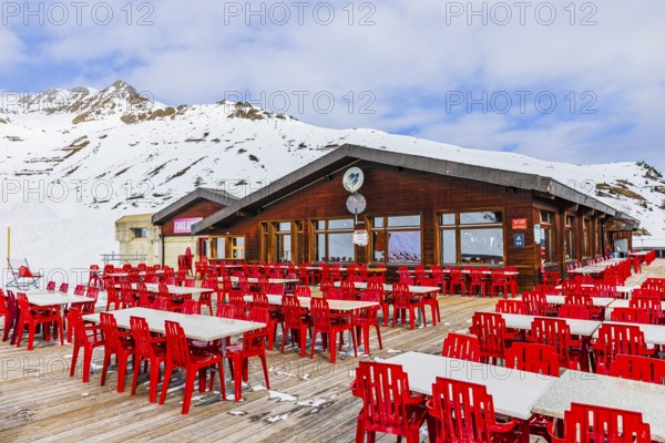 Free tables and chairs on the terrace of the Bendolla mountain restaurant, Grimentz, Val d'Anniviers, Valais Alps, Canton Valais, Switzerland, Europe