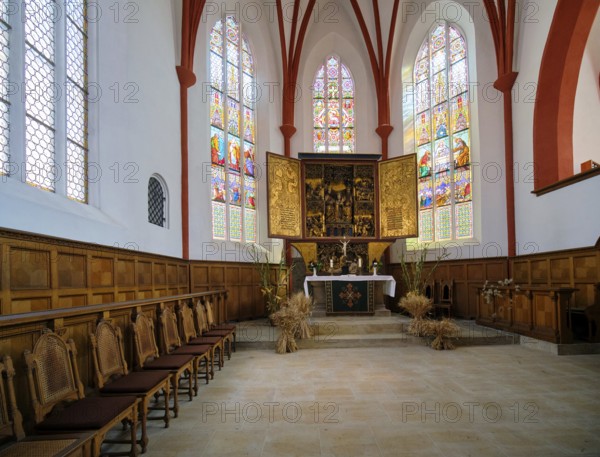 Late Gothic Church of Our Lady with carved altar c. 1500, interior view, Meissen, Saxony, Germany, Europe