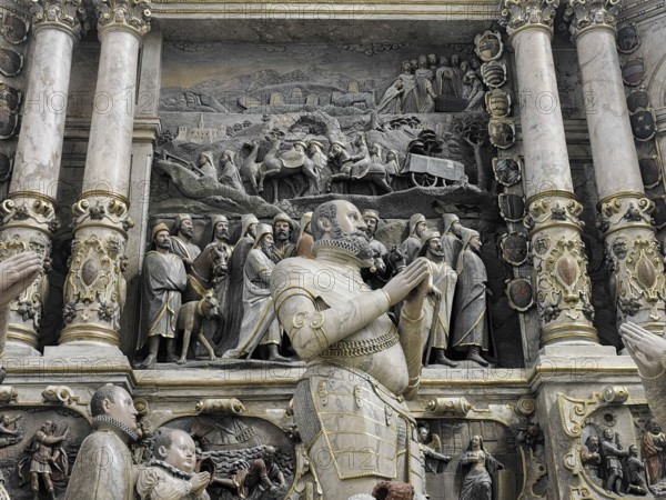 Epitaph, alabaster tomb, praying group of figures, Morizkirche, Evangelical Lutheran Town Church of St. Moriz, Coburg, Upper Franconia, Bavaria, Germany, Europe