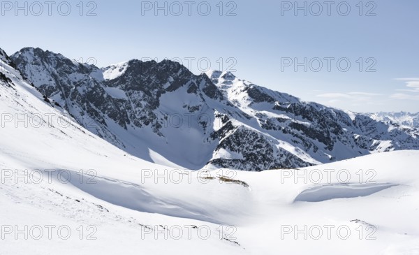 Peaks and mountains in winter, Sellraintal, Stubai Alps, Kühtai, Tyrol, Austria, Europe