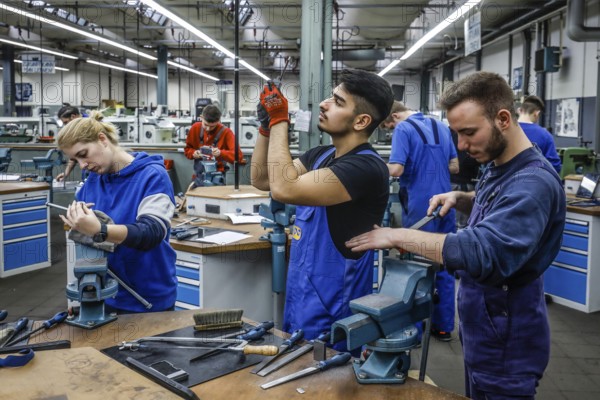 Remscheid, North Rhine-Westphalia, Germany - Trainees in the metalworking trades here during basic training, Remscheid Vocational Training Centre for the Metal and Electrical Industry. - FOR EDITORIAL USE ONLY!