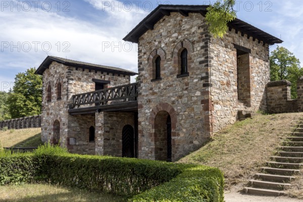 East gate Porta Pricipalis Sinistra, side gate, Roman fort Saalburg, reconstructed cohort fort, museum, archaeological park, Upper Germanic Raetian Limes, border of the Roman Empire, Bad Homburg vor der Höhe, Taunus, Hesse, Germany, Europe