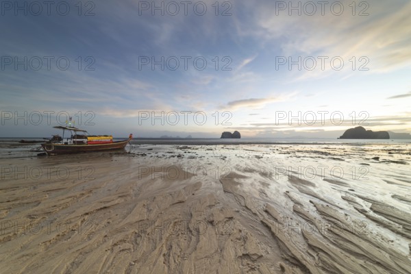 Structures in the sand, sunrise at low tide on the beach of Koh Ngai Island, Andaman Sea, Satun Province, Southern Thailand, Thailand, Asia