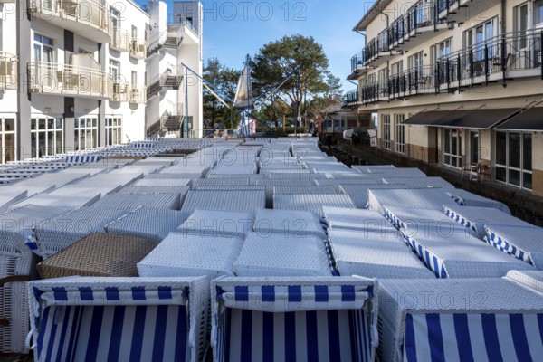 Beach chairs on the promenade, transport to the beach, Binz, Rügen, Mecklenburg-Vorpommern, Germany, Europe