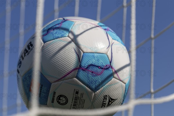Symbolic image of the 2024/25 Bundesliga: close-up of the DERBYSTAR match ball