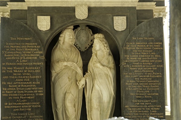 Portraits of Edward Noel Viscount Campden and his woman, Hicks Monument, interior view, Parish Church of St James, Chipping Campden, The Cotswolds, England, Great Britain