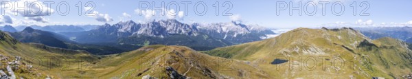 Alpine panorama, Carnic High Trail, view from the Carnic main ridge to the Sesto Dolomites, Carnic Alps, Carinthia, Austria, Europe