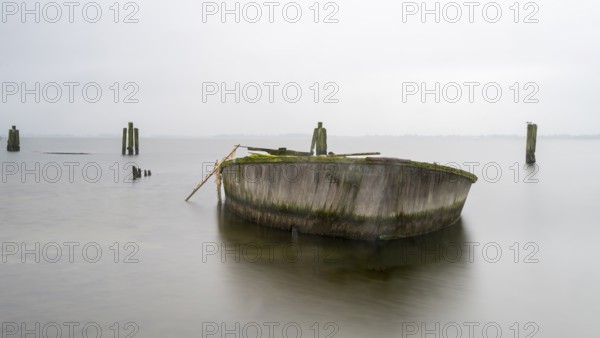 Long exposure, ship's bow in the Bodden, Dranske, Rügen, Mecklenburg-Western Pomerania, Germany, Europe