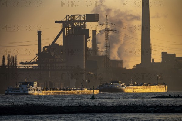 Duisburg-Hüttenheim steel site, Hüttenwerke Krupp-Mannesmann, HKM, blast furnace, Rhine, cargo ships, Duisburg, North Rhine-Westphalia, Germany, Europe