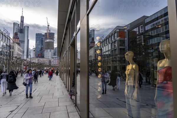 Zeil shopping street, skyline of Frankfurt am Main, at the Hauptwache, Hesse, Germany, Europe