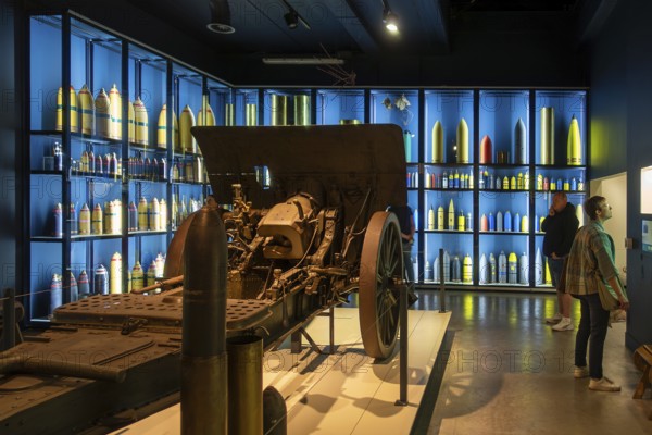 WW1 German Howitzer Krupp, 150 mm, schwere Feldhaubitze 13 and WWI artillery ammunition at Passchendaele Museum, Zonnebeke, West Flanders, Belgium, Europe