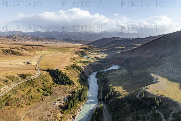 Mountain landscape with river in a narrow mountain valley in autumn, Little Naryn or Kichi-Naryn, Eki-Naryn Gorge, Naryn Province, Kyrgyzstan, Asia