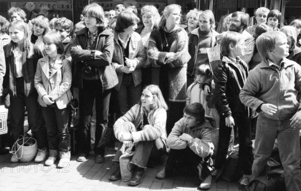 Artists from France performed at a street festival on 09.05.1980 in Dortmund-Hoerde, Germany, as part of the Foreign Culture Days France, Europe