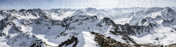 Snow-covered mountain panorama from the summit of the Sulzkogel, view of the peaks of the Stubai Alps, Kühtai, Stubai Alps, Tyrol, Austria, Europe
