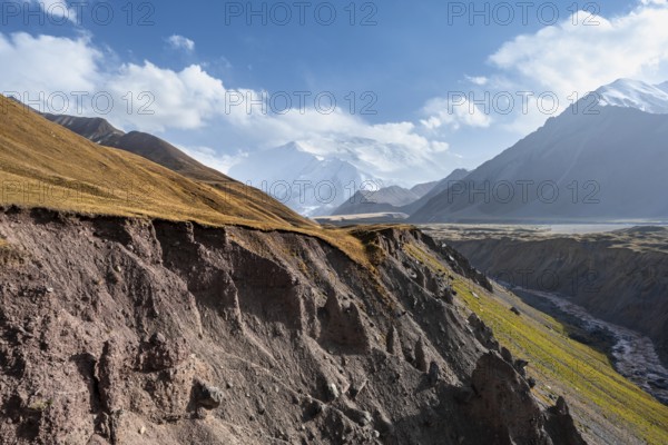 Achik Tash valley between high mountains, mountain landscape with glaciated peak Pik Lenin, Trans Alay Mountains, Pamir Mountains, Osh Province, Kyrgyzstan, Asia
