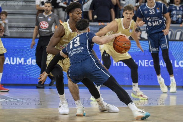 Easy Credit BBL, Basketball Bundesliga, 2024/25 season, Matchday 2: MLP Academics Heidelberg vs RASTA Vechta. On the ball: Alex Barcello (13, Heidelberg)