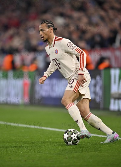 Leroy Sané FC Bayern Munich FCB (10) Action on the ball Champions League, Allianz Arena, Munich, Bayern, Germany, Europe