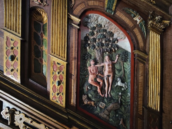Wood carving of Adam and Eve on the Renaissance pulpit of the Evangelical-Lutheran market church of St Cosmas and Damian, detail, Goslar, Lower Saxony, Germany, Europe