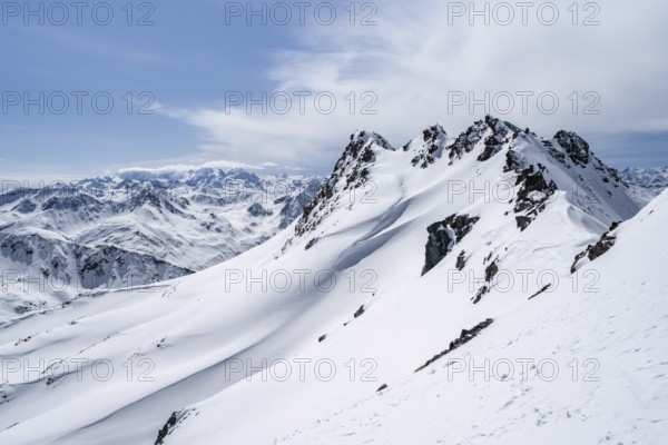 View of mountain panorama with mountain peaks of the Bernina group, mountain landscape in winter on the Scalettahorn, Grisons Haute Route, Albula Alps, Rhaetian Alps, Grisons, Switzerland, Europe