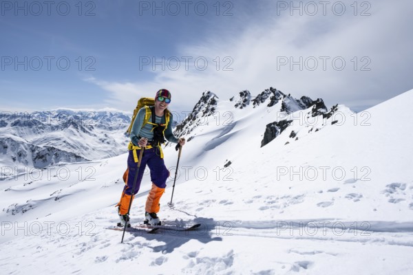 Ski tourers on the Graubünden Haute Route, ascent to the Scalettahorn, snow-covered mountains, winter in the Albula Alps, Graubünden, Switzerland, Europe