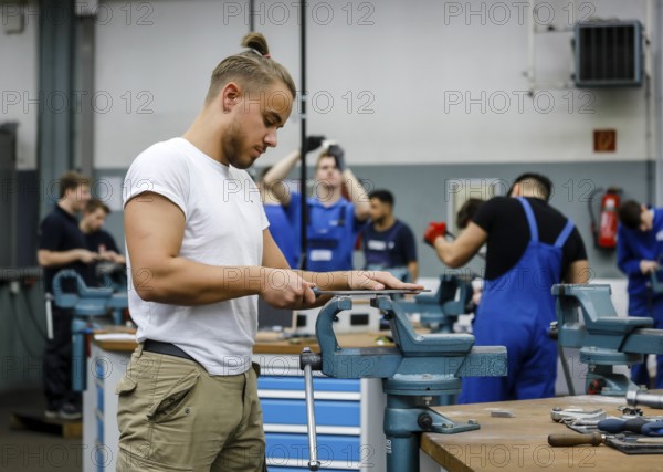 Remscheid, North Rhine-Westphalia, Germany - Trainees in the metalworking trades here during basic training, Remscheid Vocational Training Centre for the Metal and Electrical Industry. - FOR EDITORIAL USE ONLY!