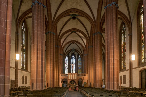 Church of Our Lady, Gothic hall church, interior, nave with cross vault, arcades, altar, rood screen, old town centre, Friedberg, Wetterau, Hesse, Germany, Europe
