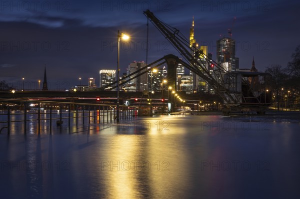 After persistent rainfall, the River Main burst its banks in the eastern harbour area of Frankfurt and caused flooding in the Weseler Werft area, Mainufer, Frankfurt am Main, Hesse, Germany, Europe