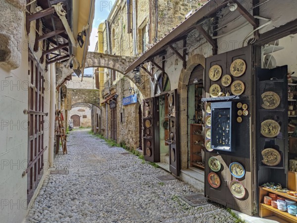 Medieval alley, UNESCO World Heritage Site, Old Town, Rhodes Town, Rhodes, Dodecanese archipelago, Greek islands, Greece, Europe