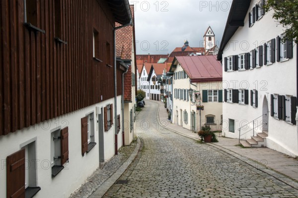 Street and houses in the historic old town of Füssen, Ostallgäu, Allgäu, Swabia, Bavaria, Germany, Europe