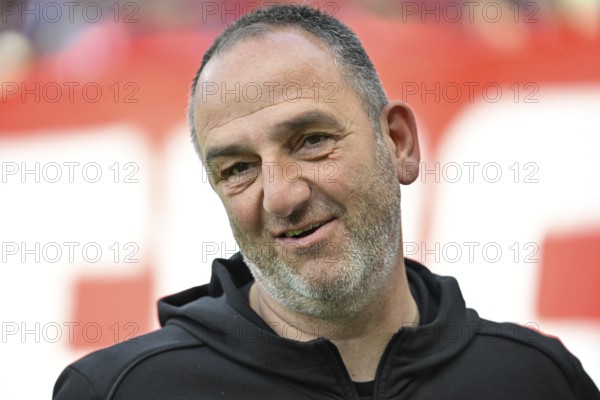 Coach Frank Schmidt 1. FC Heidenheim 1846 FCH Portrait smiles Voith-Arena, Heidenheim, Baden-Württemberg, Germany, Europe