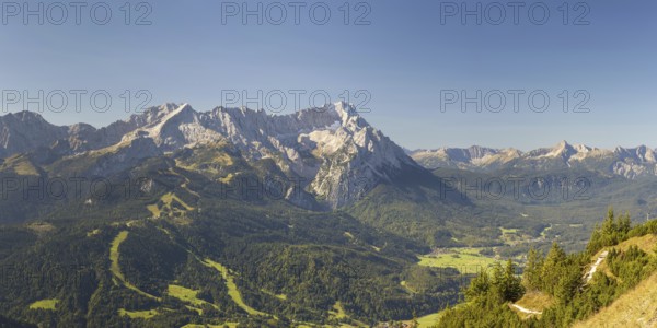 Panorama from the Wank, 1780m, to the Wetterstein mountains with Alpspitze 2628m, Jubiläumsgrat and Zugspitze 2962m, Werdenfelser Land, Upper Bavaria, Bavaria, Germany, Europe