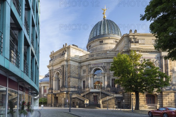 Art Academy with glass dome lemon squeezer on Georg-Treu-Platz, Dresden, Saxony, Germany, Europe