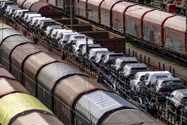 The Hagen-Vorhalle marshalling yard, one of the 9 largest in Germany, is located on the Wuppertal-Dortmund railway line and has 40 directional tracks on which goods trains are assembled, North Rhine-Westphalia, Germany, Europe