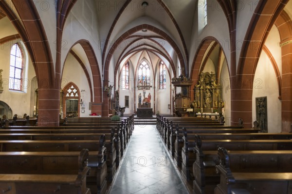 Interior view, St Michael's parish church, Bernkastel-Kues, Moselle, Rhineland-Palatinate, Germany, Europe