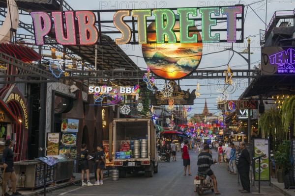 Street scene, Pub Street, evening, Siem Reap, Cambodia, Southeast Asia, Asia