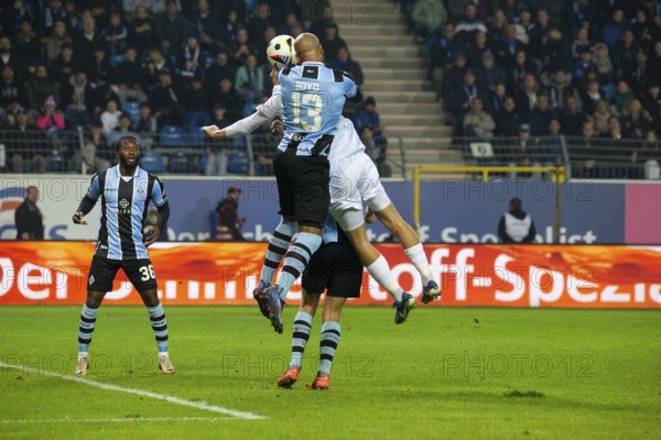 Football 3rd division, 2024/25 season, matchday 12: Waldhof Mannheim vs SV Wehen-Wiesbaden. Picture: Terrence Boyd (13, Mannheim) goes up for a header