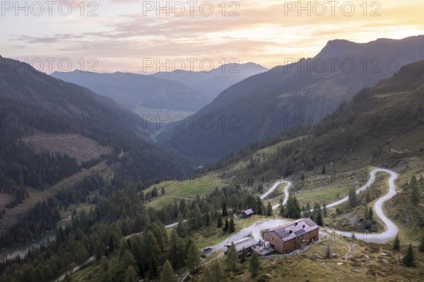 Porzehütte, Carnic High Trail, Carnic Alps, Carinthia, Austria, Europe