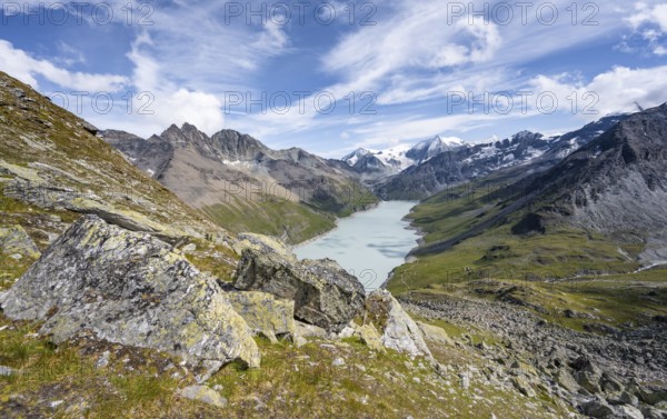 Picturesque mountain landscape, view of a blue mountain lake, Lac des Dix reservoir, behind mountain peak Mont Blanc de Cheilon, Hérménence, Valais Alps, Valais, Switzerland, Europe