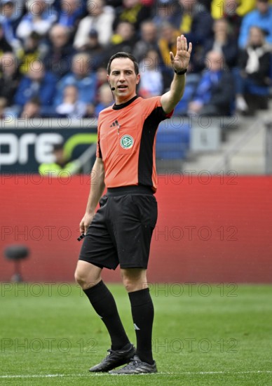 Referee Referee Benjamin Brand Gesture Gesture PreZero Arena, Sinsheim, Baden-Württemberg, Germany, Europe