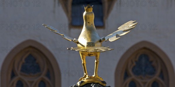 Gilded imperial eagle as a fountain eagle on the market fountain in front of the town hall, Old Town, Goslar, UNESCO World Heritage Site, Lower Saxony, Germany, Europe