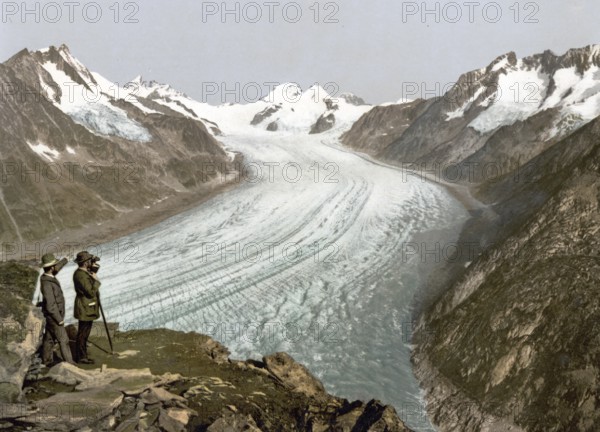 Eggishorn, Großer Aletschgletscher, mit Jungfrau, Mönch und Eiger, Wallis, Alpen von, Schweiz / Eggishorn, Grand Aletsch Glacier, with Jungfrau, Monch and Eiger, Valais, Alps of, Switzerland, Historic, digitally restored reproduction from a 19th century original, Record date not stated, Europe