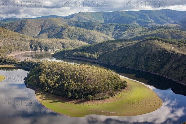 Meandro del Melero, river bend of the Río Alagón, Riomalo de Abajo, Las Hurdes, Extremadura, Spain, Europe