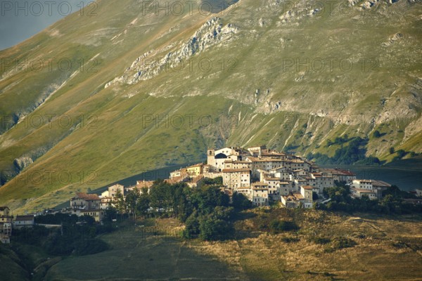 The hill town of Castelluccio di Norcia, Parco Nazionale dei Monti Sibillini, Apennine Mountains, Umbria, Italy, Europe